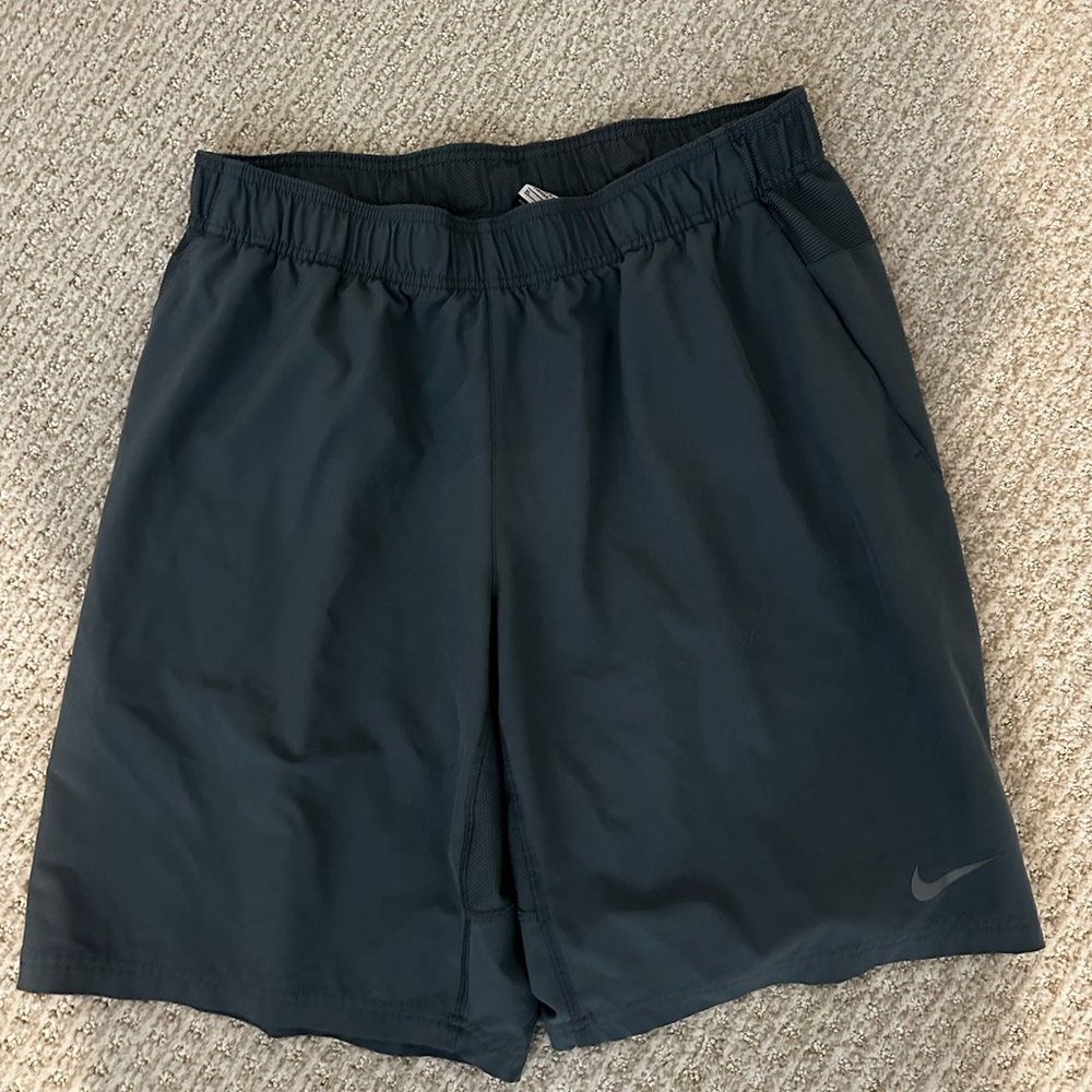 Nike Men's Dark Gray Athletic Shorts